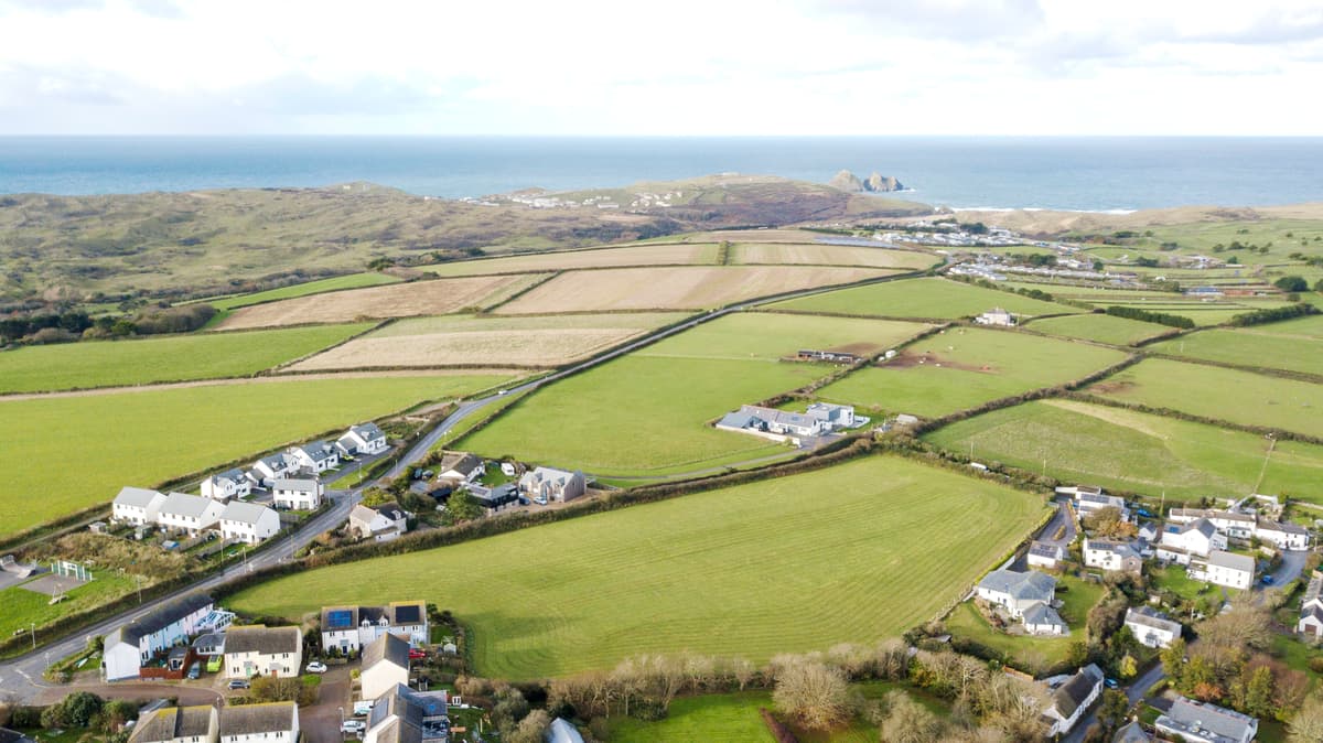 Luxury home extension with glass and steel features